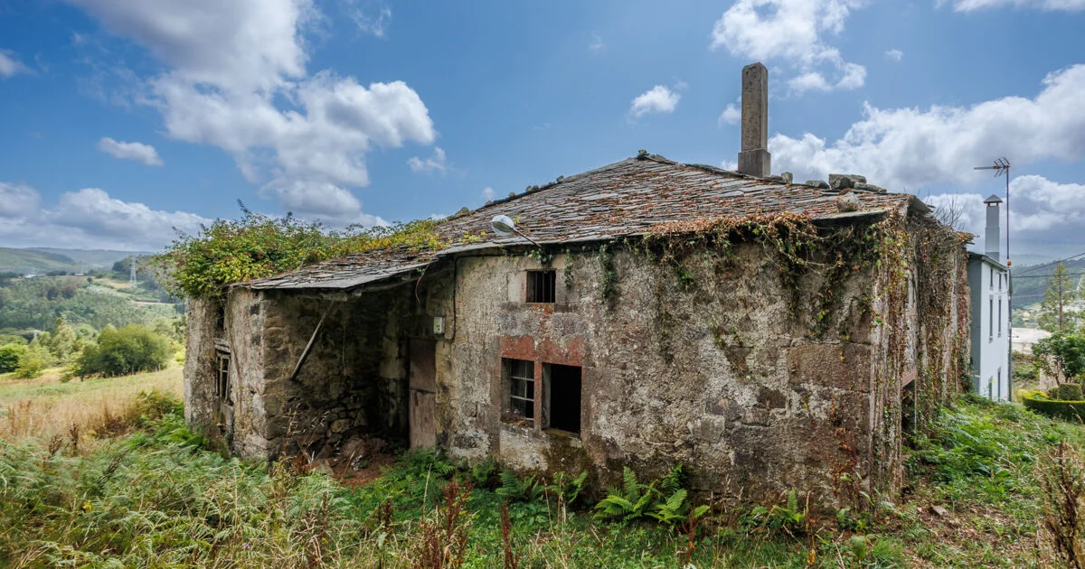 Casa rural de piedra con finca de 8.730 m²
