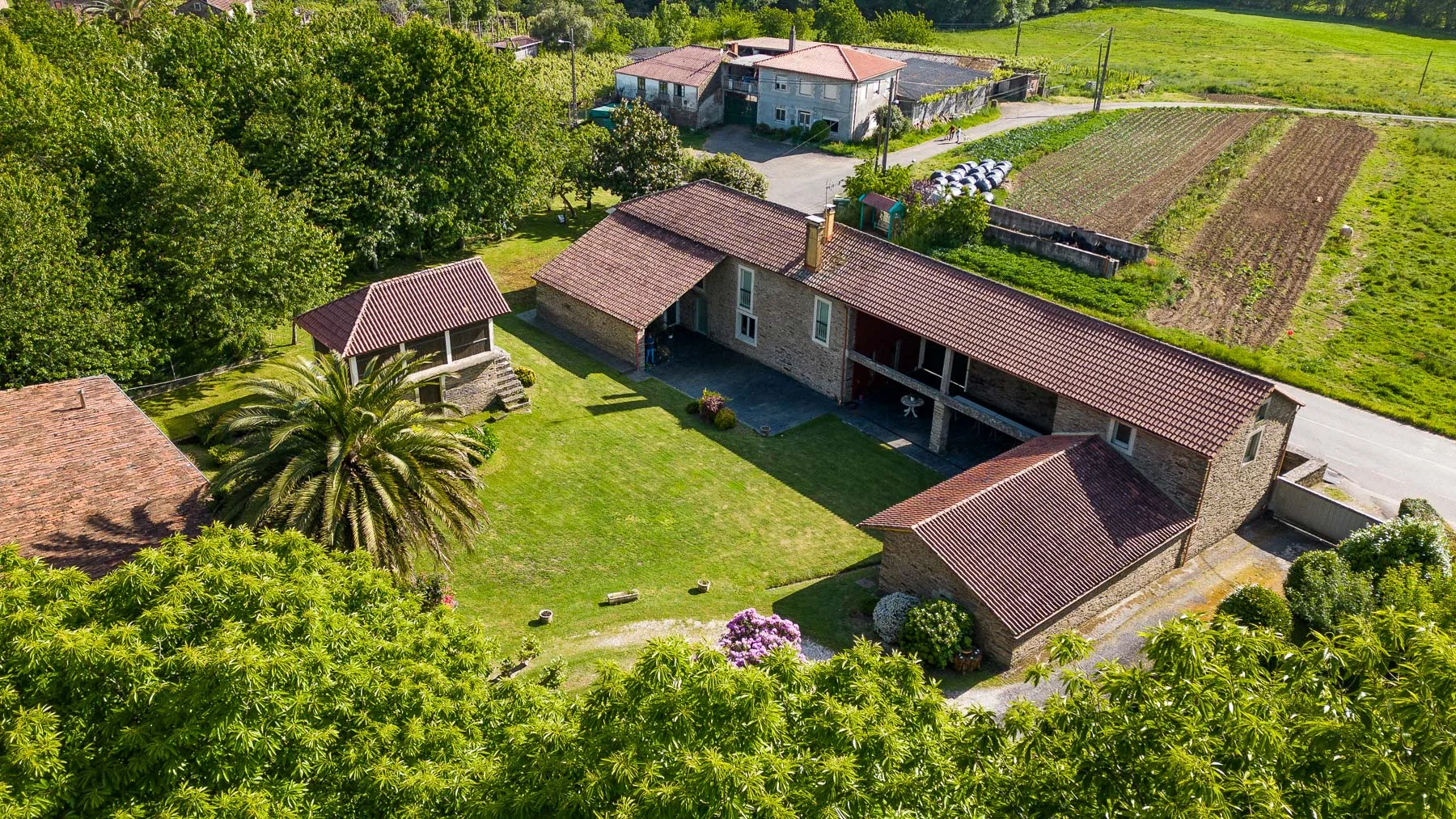 Restored rural estate with 605 m²