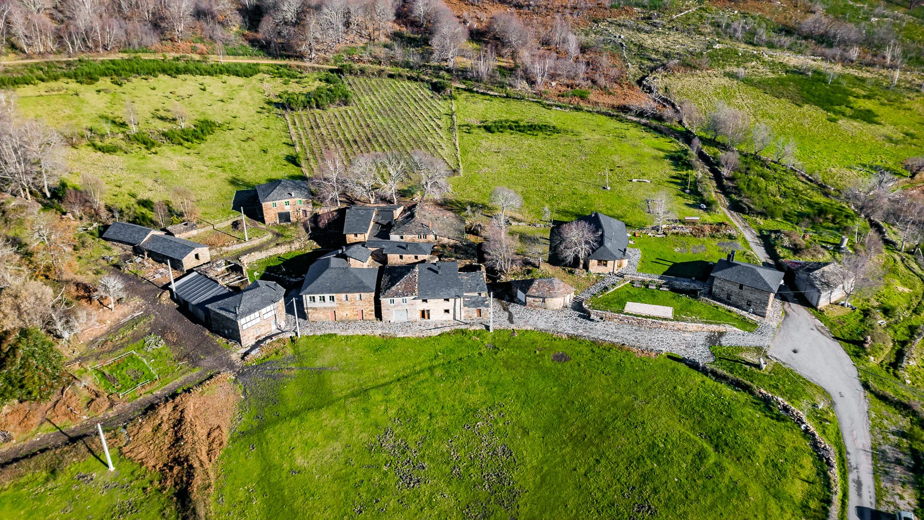Aldea histórica con turismo rural