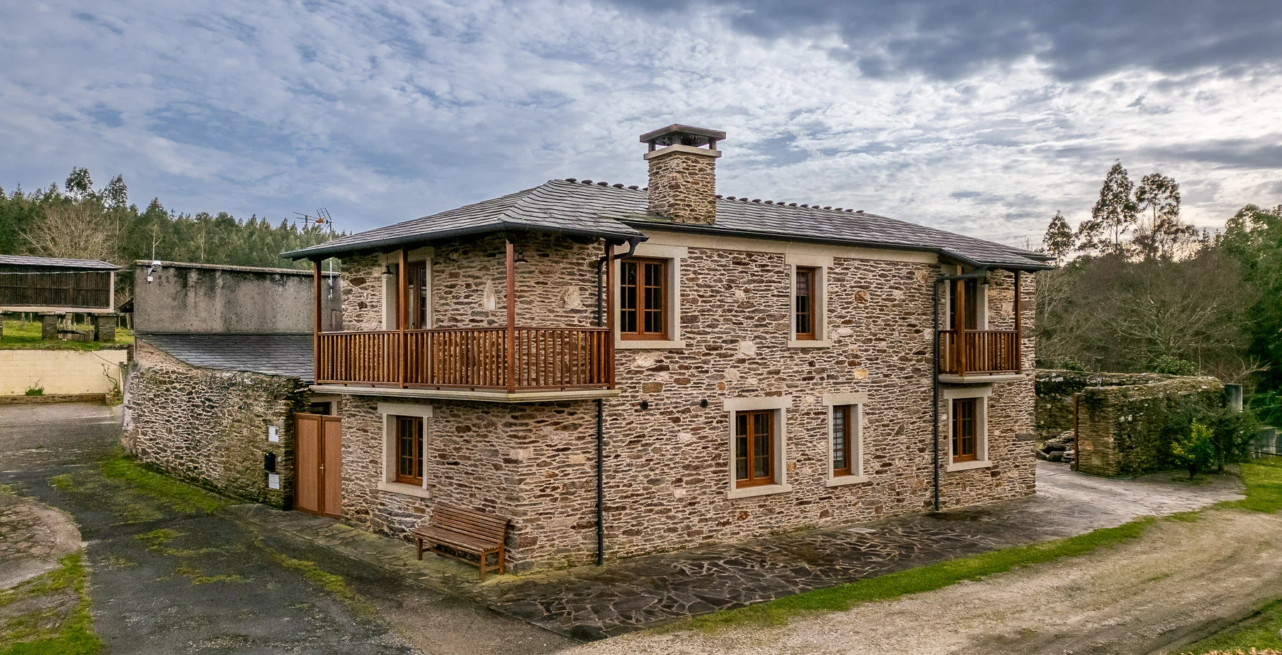 Casa de piedra restaurada de 174 m²