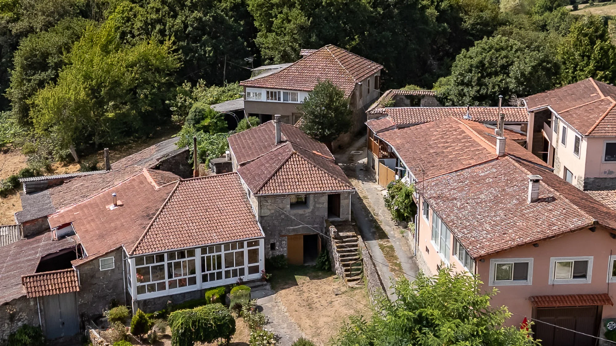 Conjunto rural de dos casas en Pantón