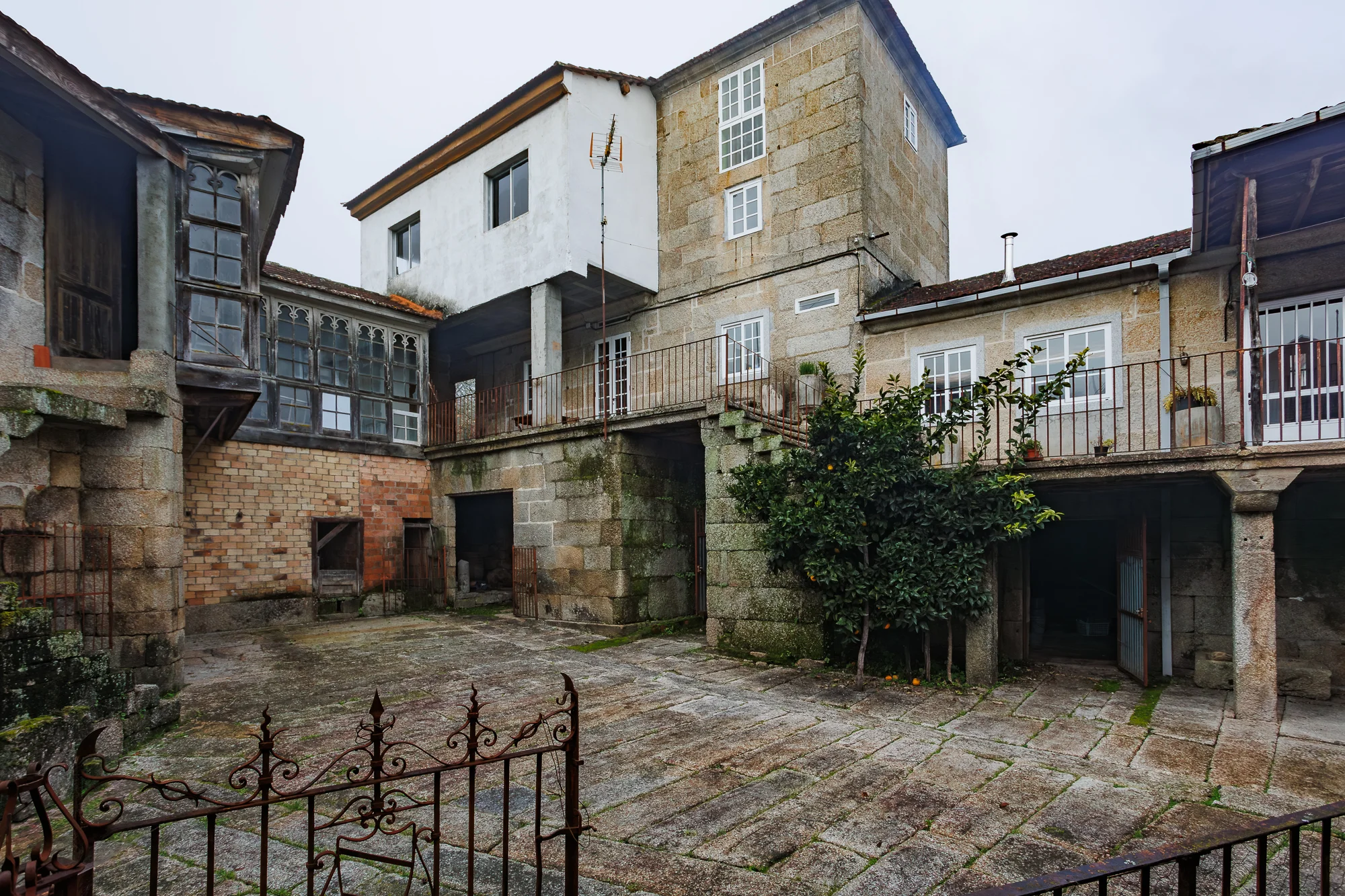 Casa señorial histórica con terreno edificable
