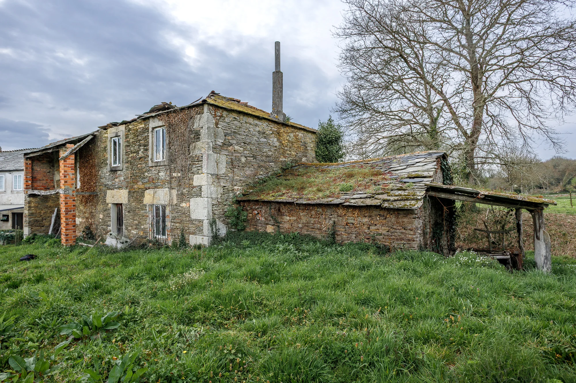 Casa de piedra en Begonte, 194 m²