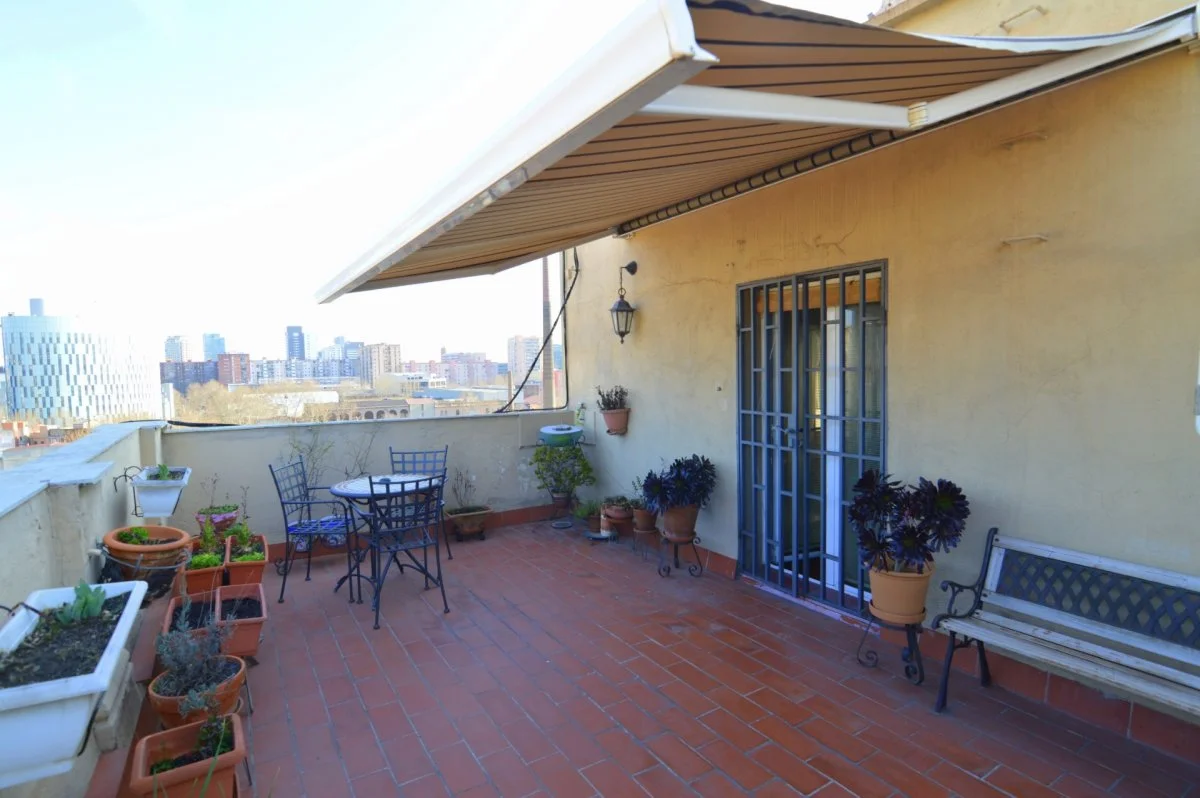 Ático reformado en Poblenou con terraza