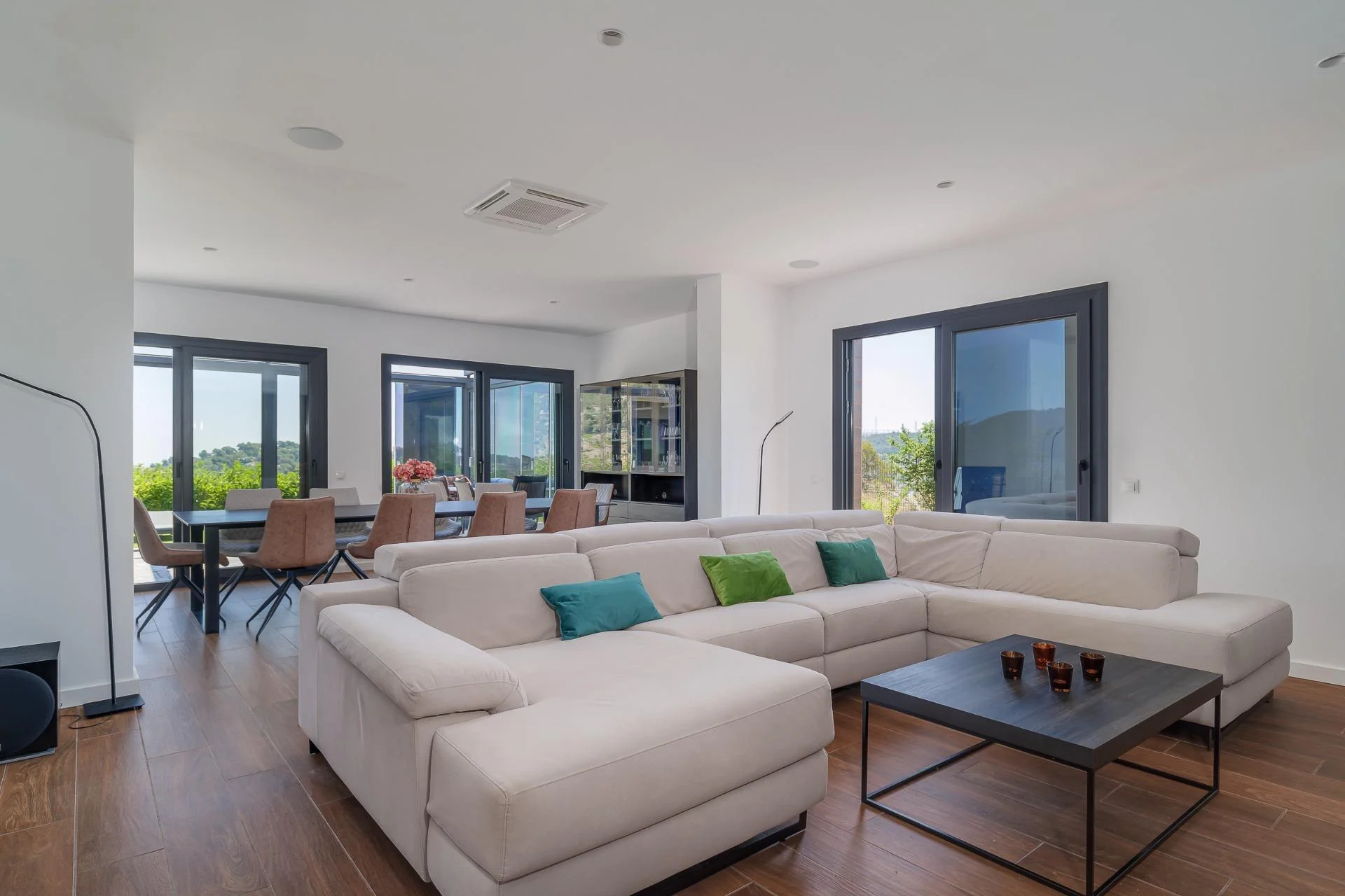 Villa tecnológica cerca de Barcelona, 4 habitaciones