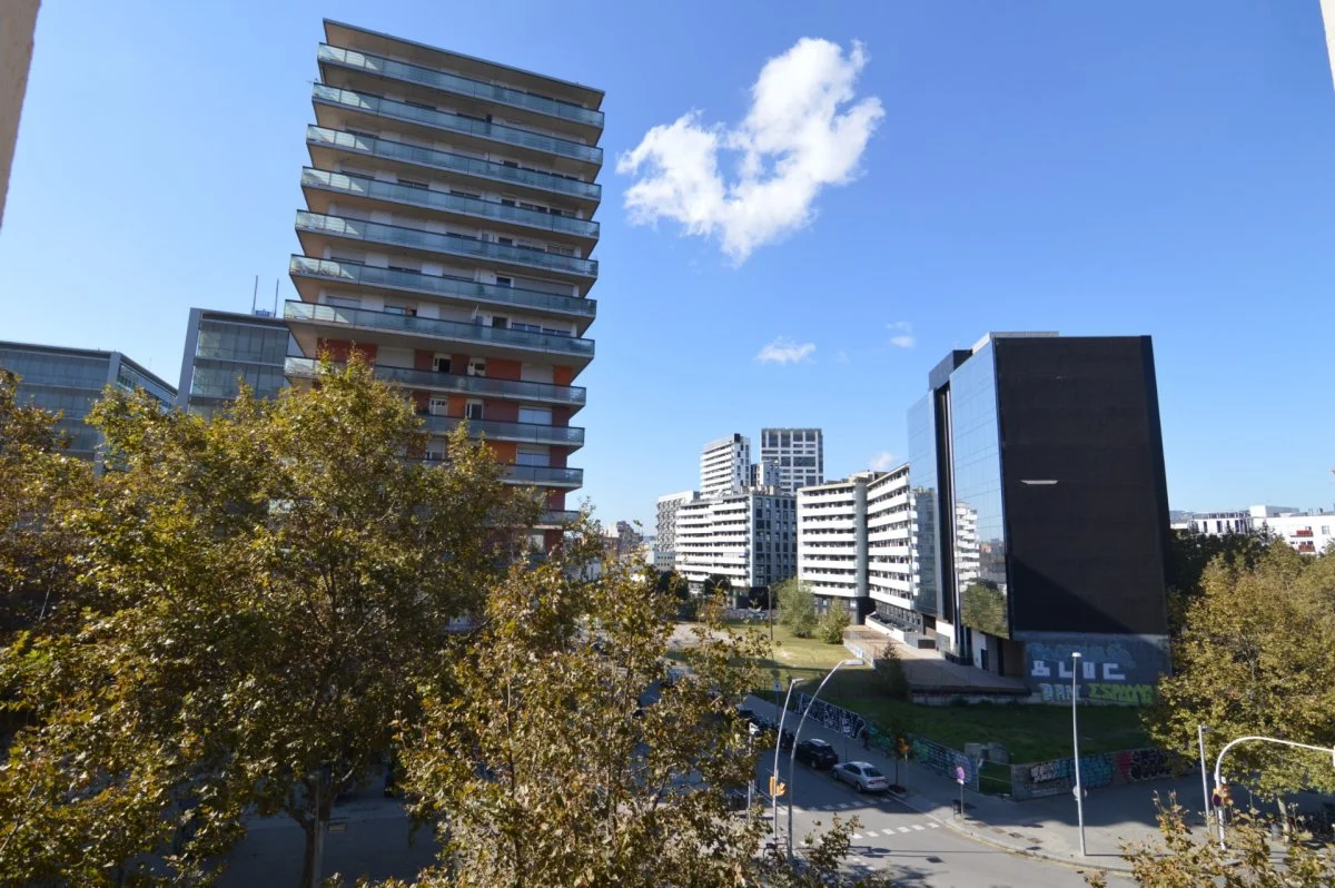 Dúplex para reformar cerca de Diagonal Mar