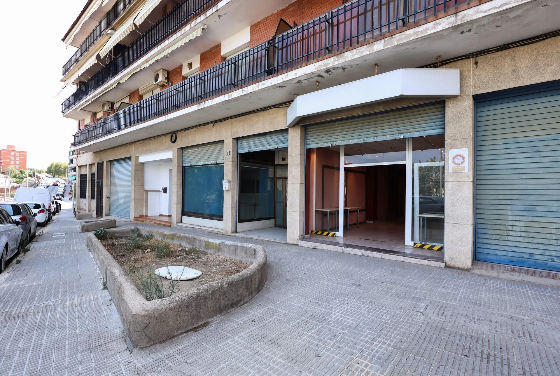 Connected commercial premises, 326 m²