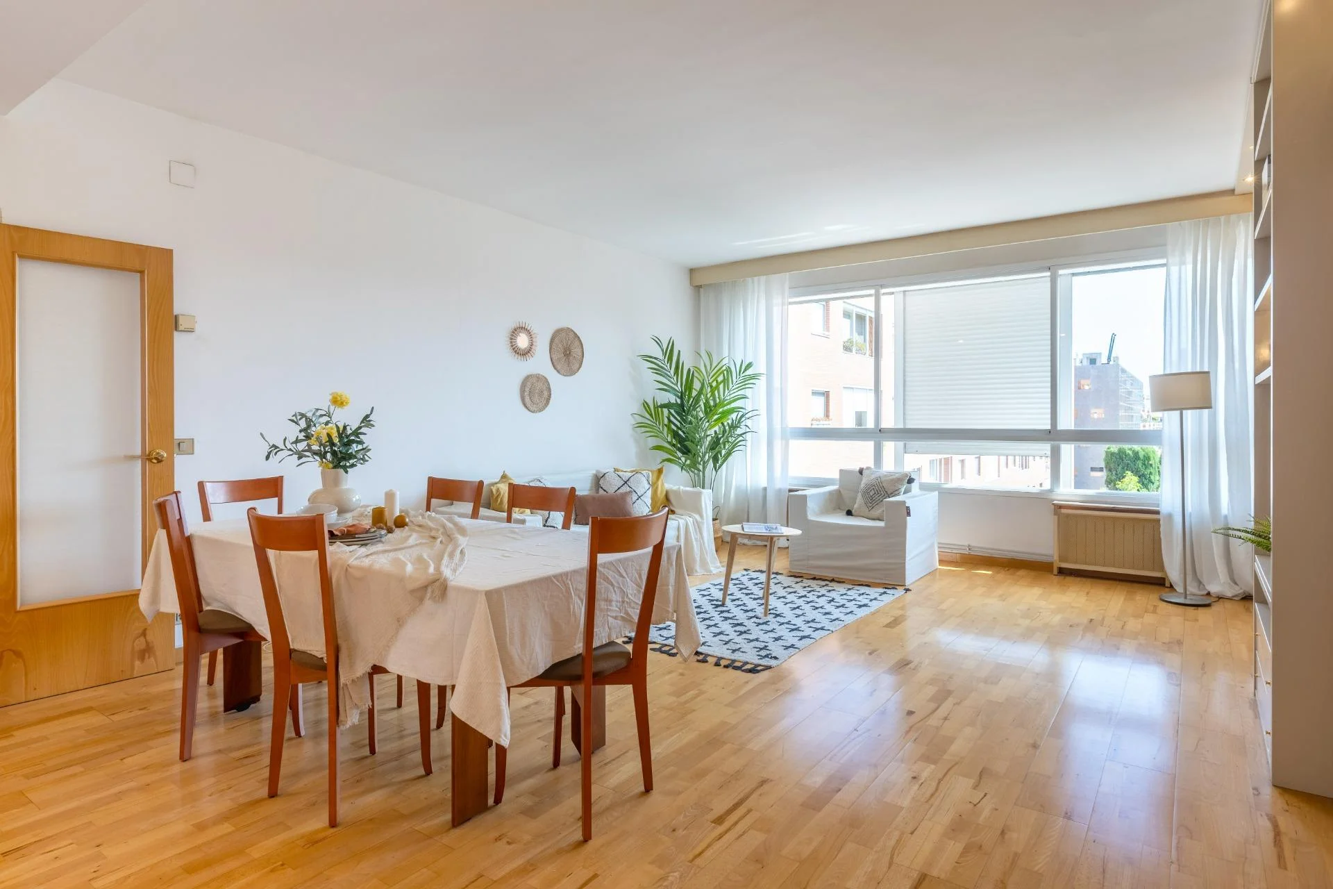 Spacious Barcelona flat, 3 bedrooms