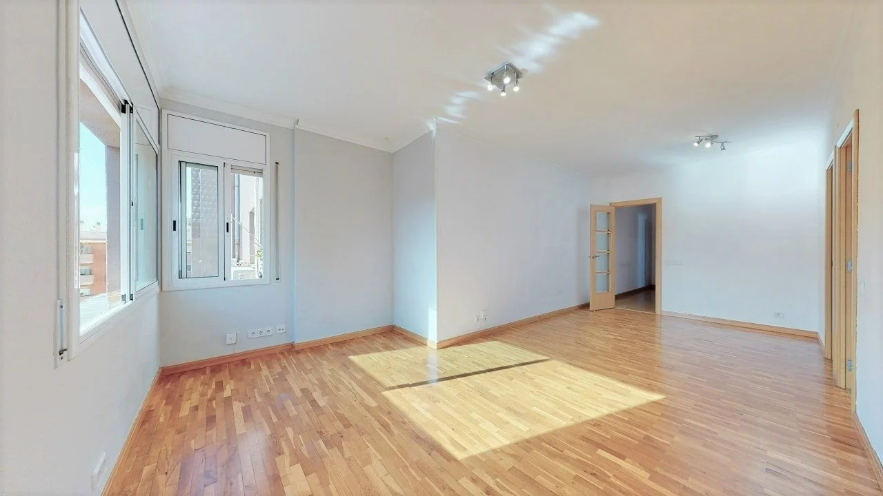 Piso luminoso en Poblenou, tres habitaciones