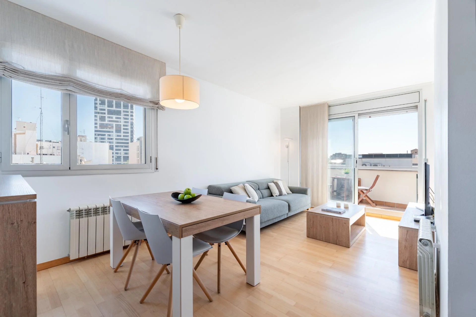 Piso luminoso en Poblenou, dos habitaciones