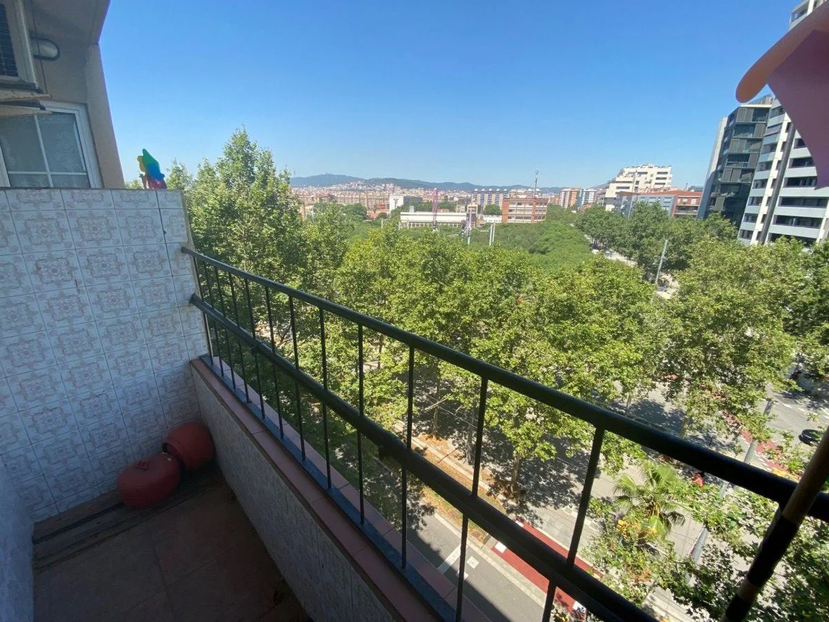 Piso exterior en Poblenou con vistas al parque
