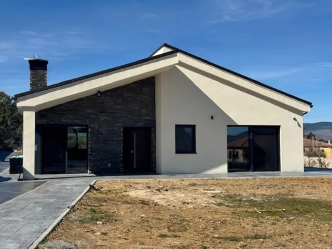 Chalet nuevo en Mangirón, 224 m²