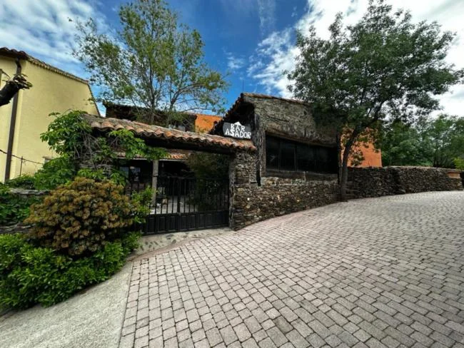 Restaurante en El Atazar con vivienda