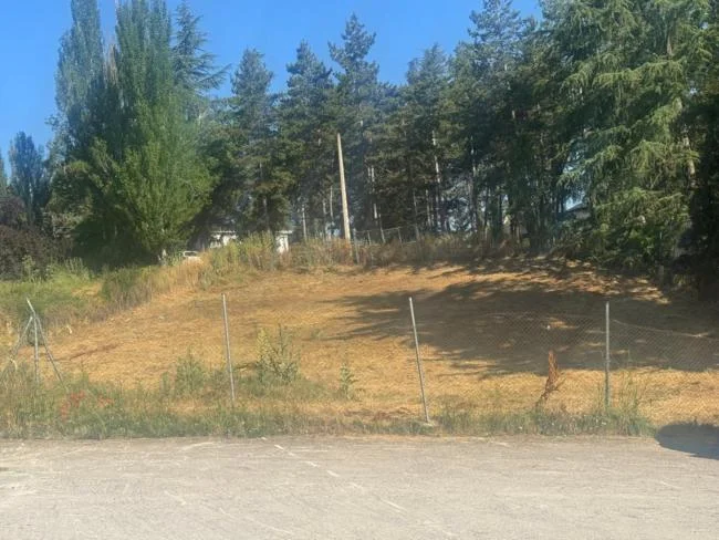 Urban plot near Buitrago centre