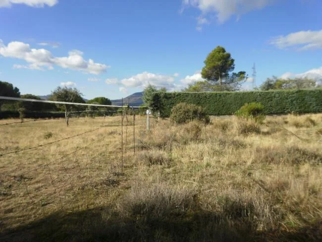 Urban plot in Mangiron, 702 m²