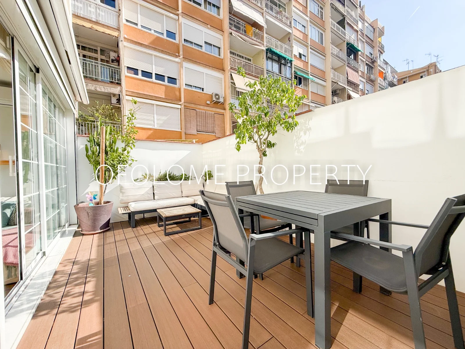 Eixample flat with 17 m² terrace