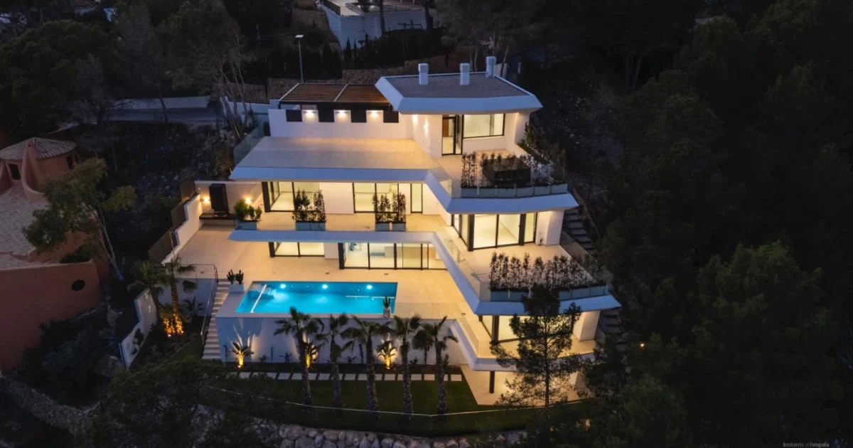Villa de obra nueva en Altea con vistas al mar