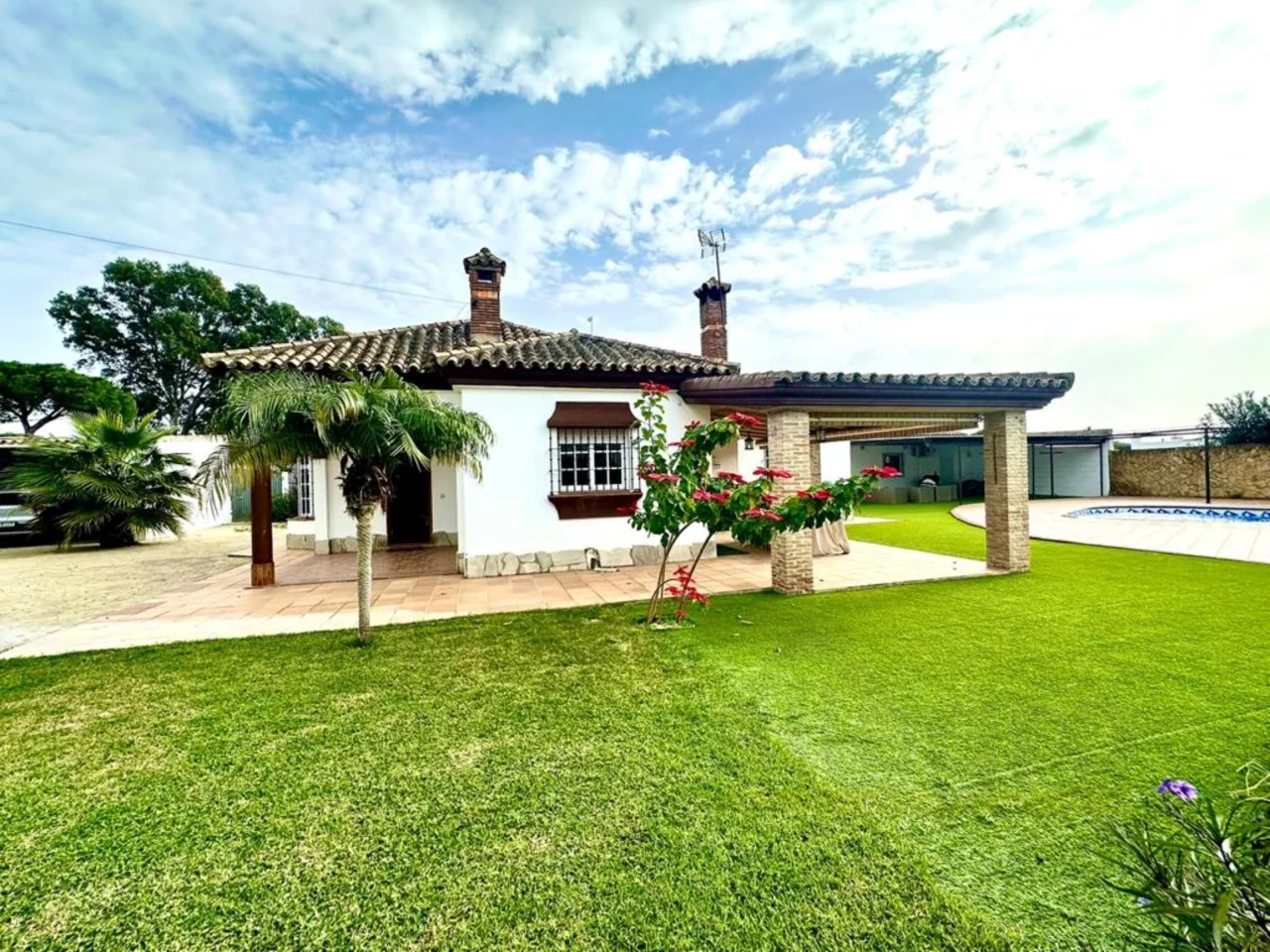 Seven-bedroom villa with two pools