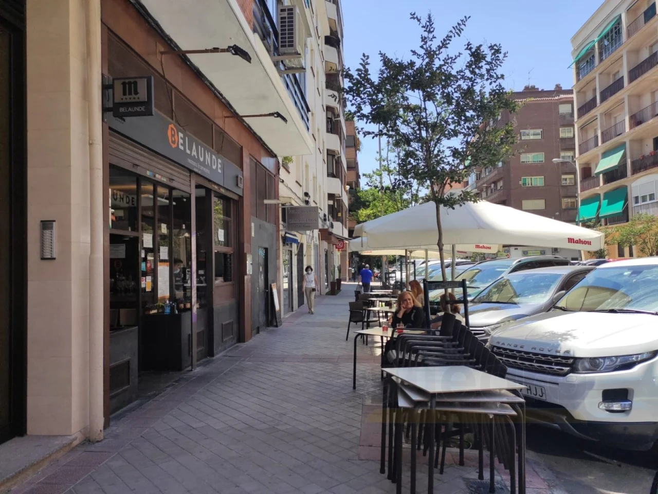 Bar-restaurante en Chamartín con terraza, 355 m²