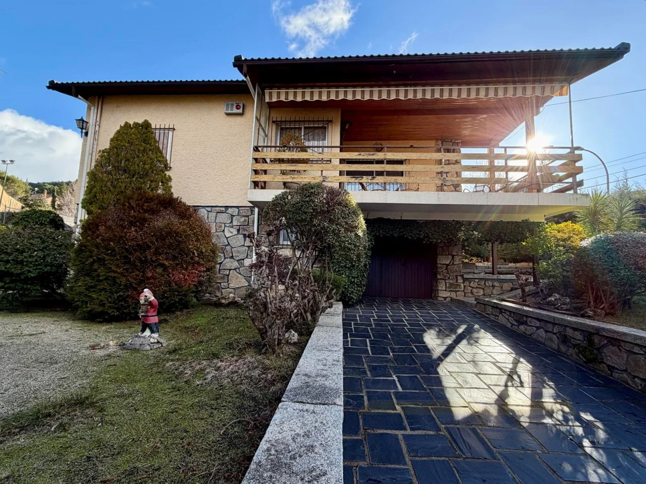 Chalet de seis dormitorios con vistas a la Sierra