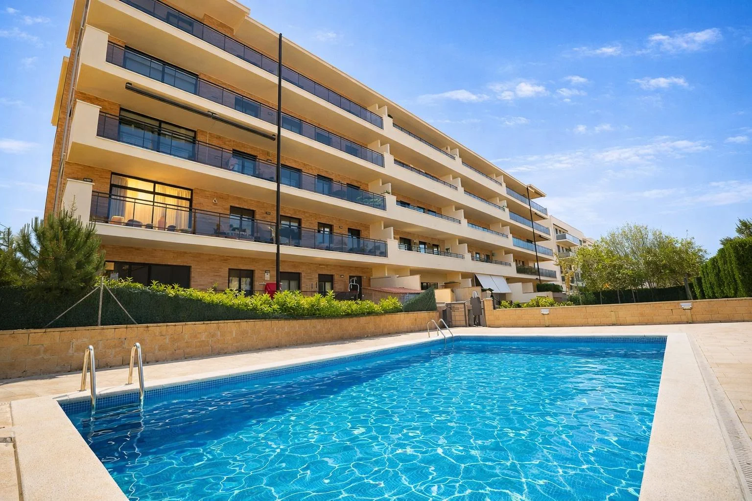 Amplio piso en Barenys con terraza de 50 m²