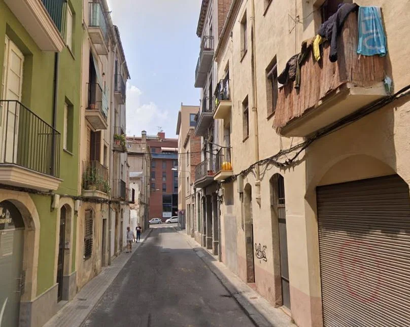 Piso ocupado de tres dormitorios en Manresa