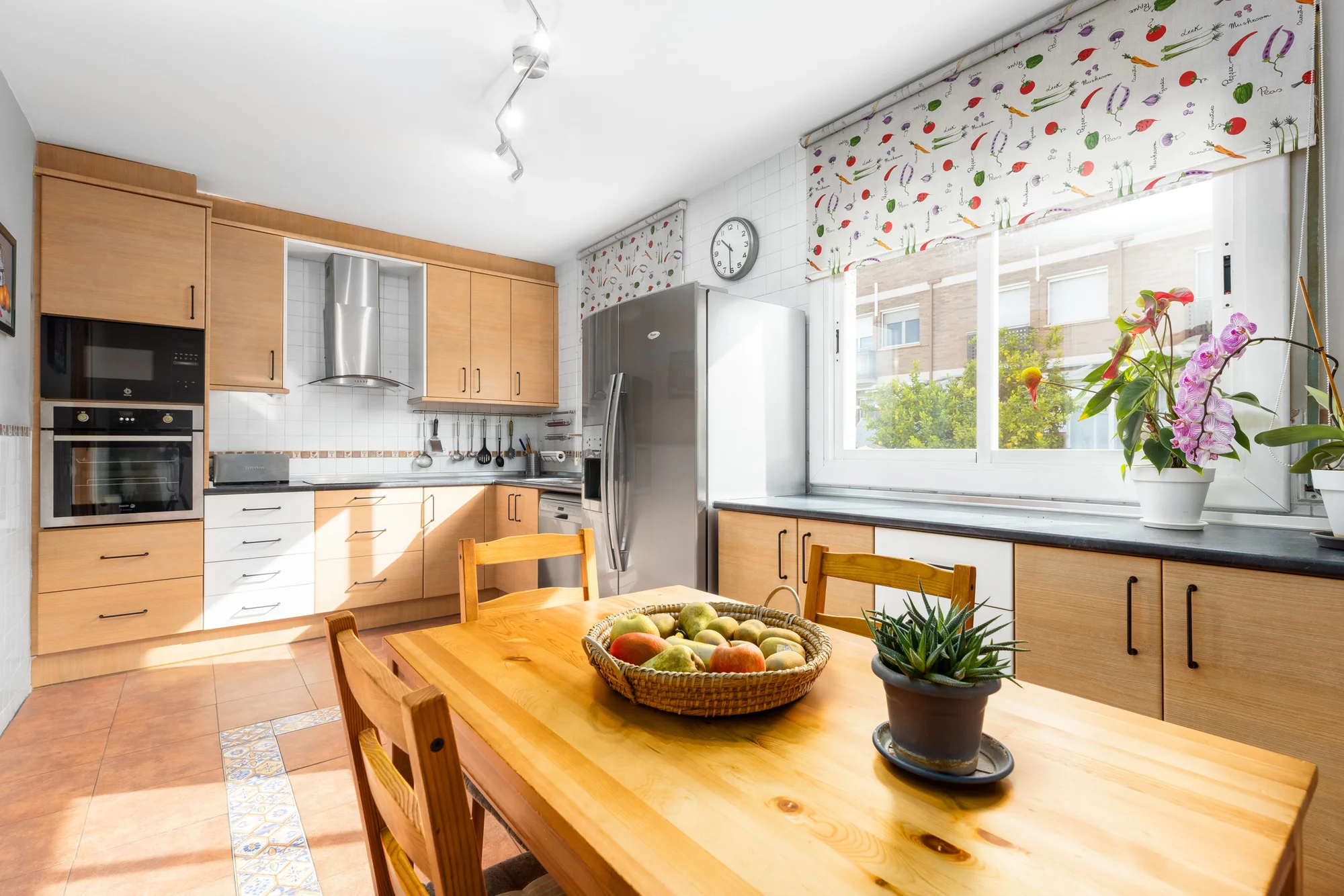 Spacious Eixample townhouse, four bedrooms