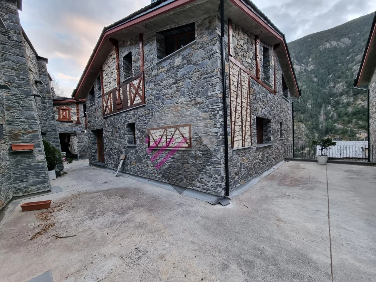Custom-finish house near Meritxell
