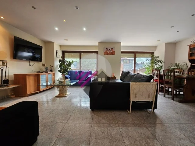 Casa en La Margineda, cuatro dormitorios y terraza