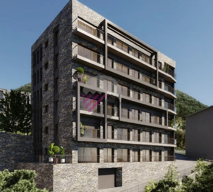 Three-bedroom Escaldes flat under construction