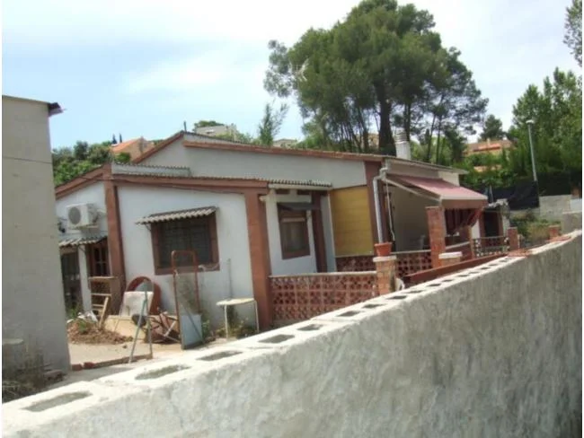 Chalet ocupado con parcela de 519 m²