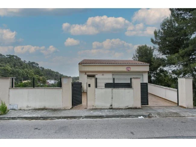 Chalet con piscina en Castellgalí