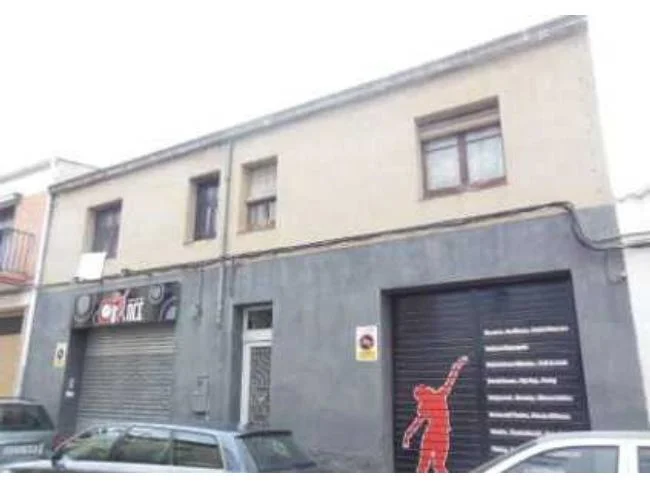 Mixed-use building with 252 m²