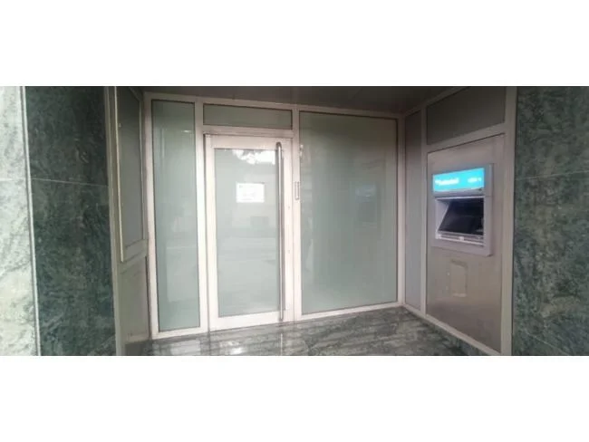 Local comercial a pie de calle, 219 m²
