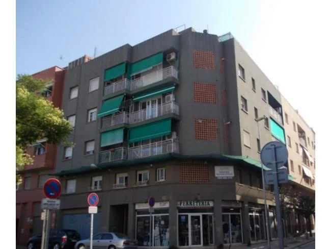 Piso ocupado de tres habitaciones en Barberà