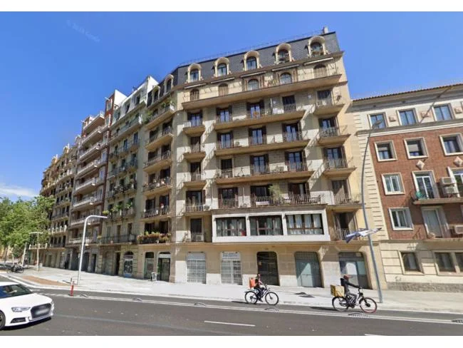 Piso ocupado de 3 dormitorios en Barcelona