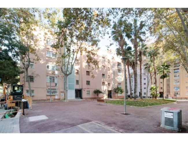 Piso de 100 m² con cuatro dormitorios en Barcelona