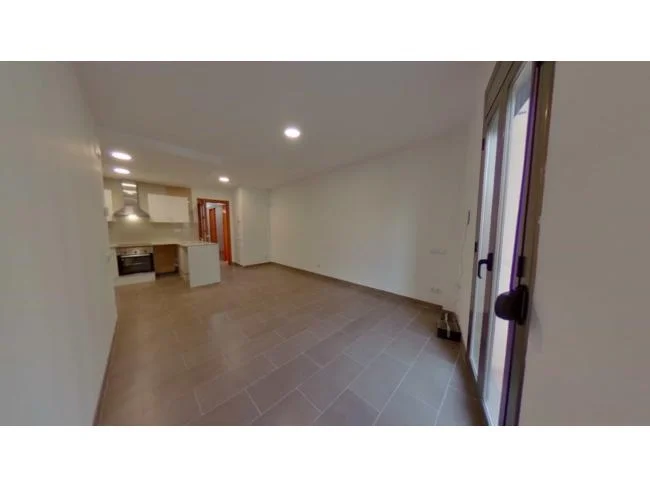 Piso de tres dormitorios con terraza privada