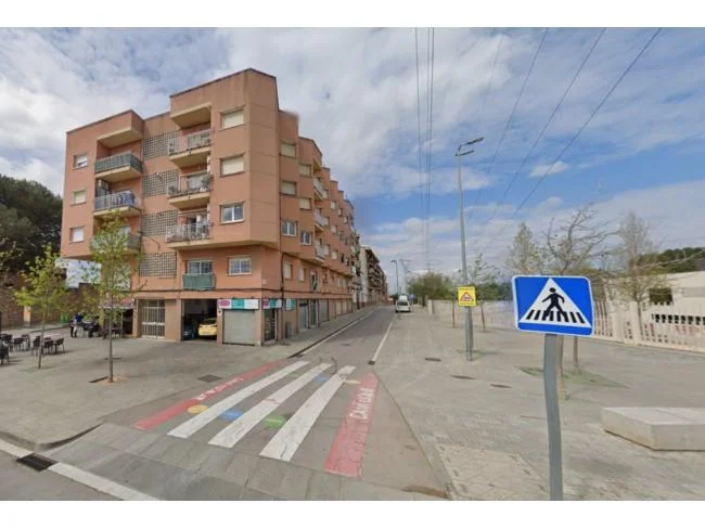 Two-bedroom Castellbisbal flat, possession pending