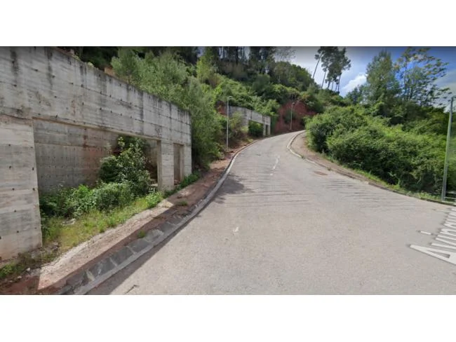 Parcela con obra parada en Els Pinars