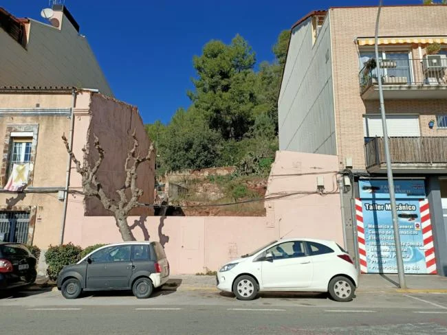 Solar urbano en Cervelló, 643 m² edificables