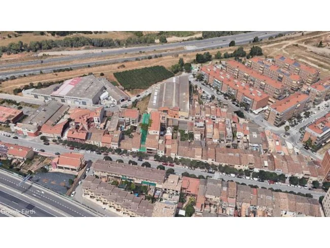 Solar urbano en Abrera, 598 m² edificables