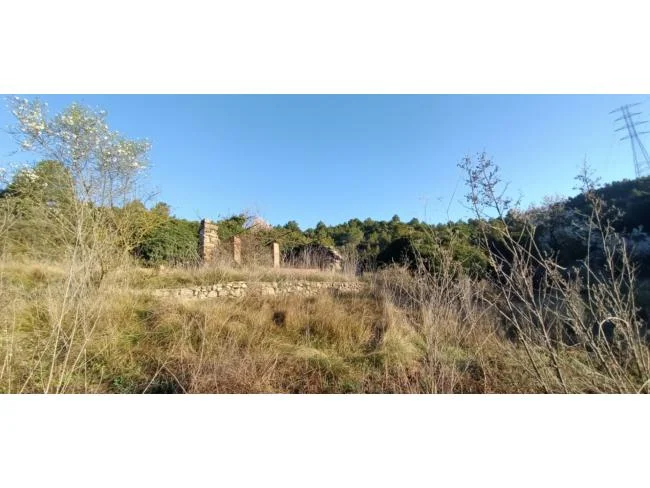 Gran finca con ruinas en Montserrat