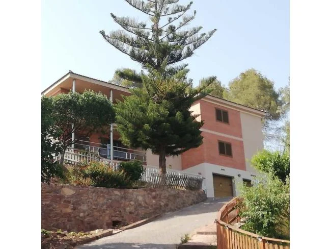 Casa independiente en Cervelló, siete habitaciones