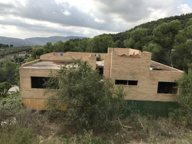 Chalet en construcción con parcela de 3.100 m²