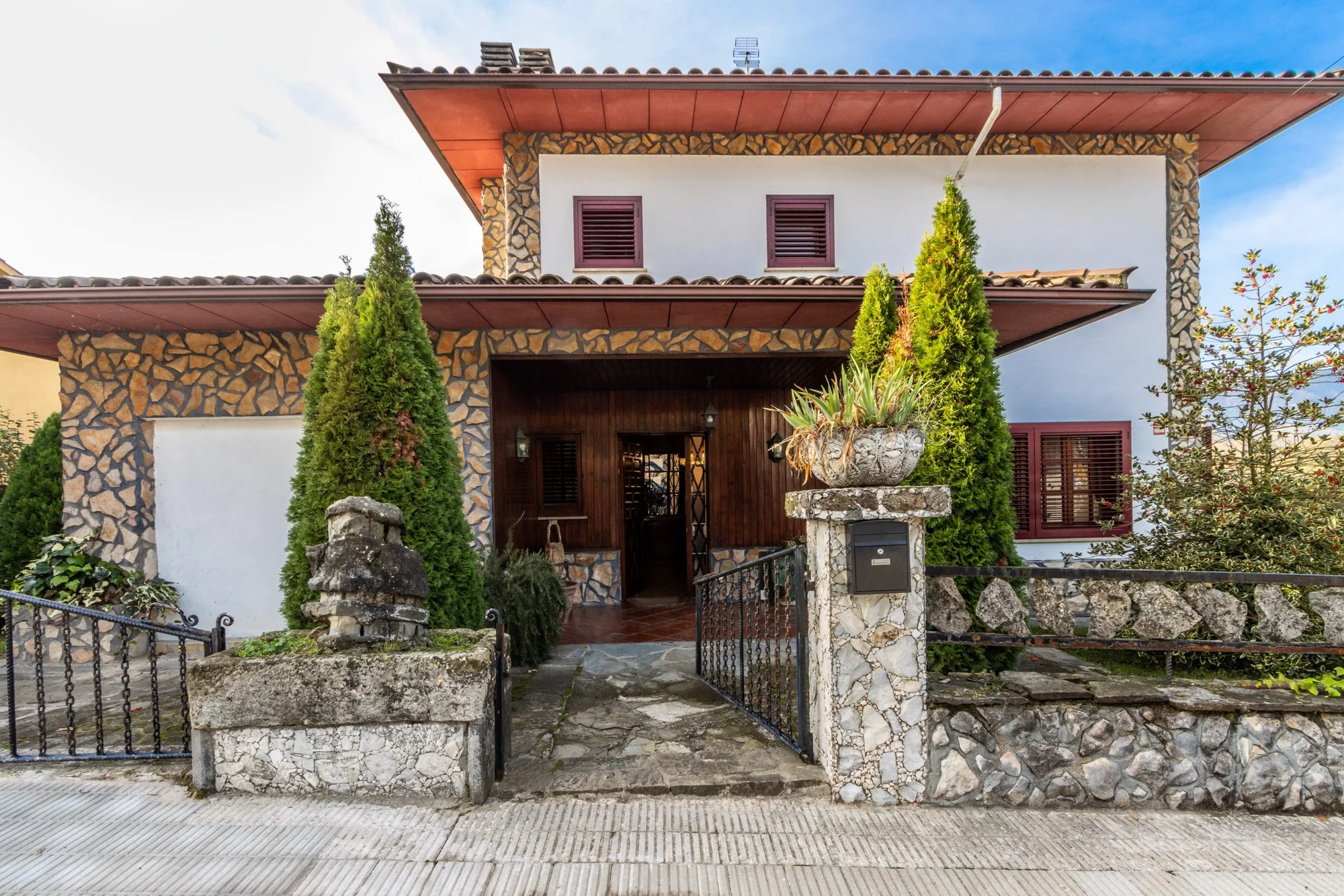 Chalet con parcela ajardinada de 930 m²