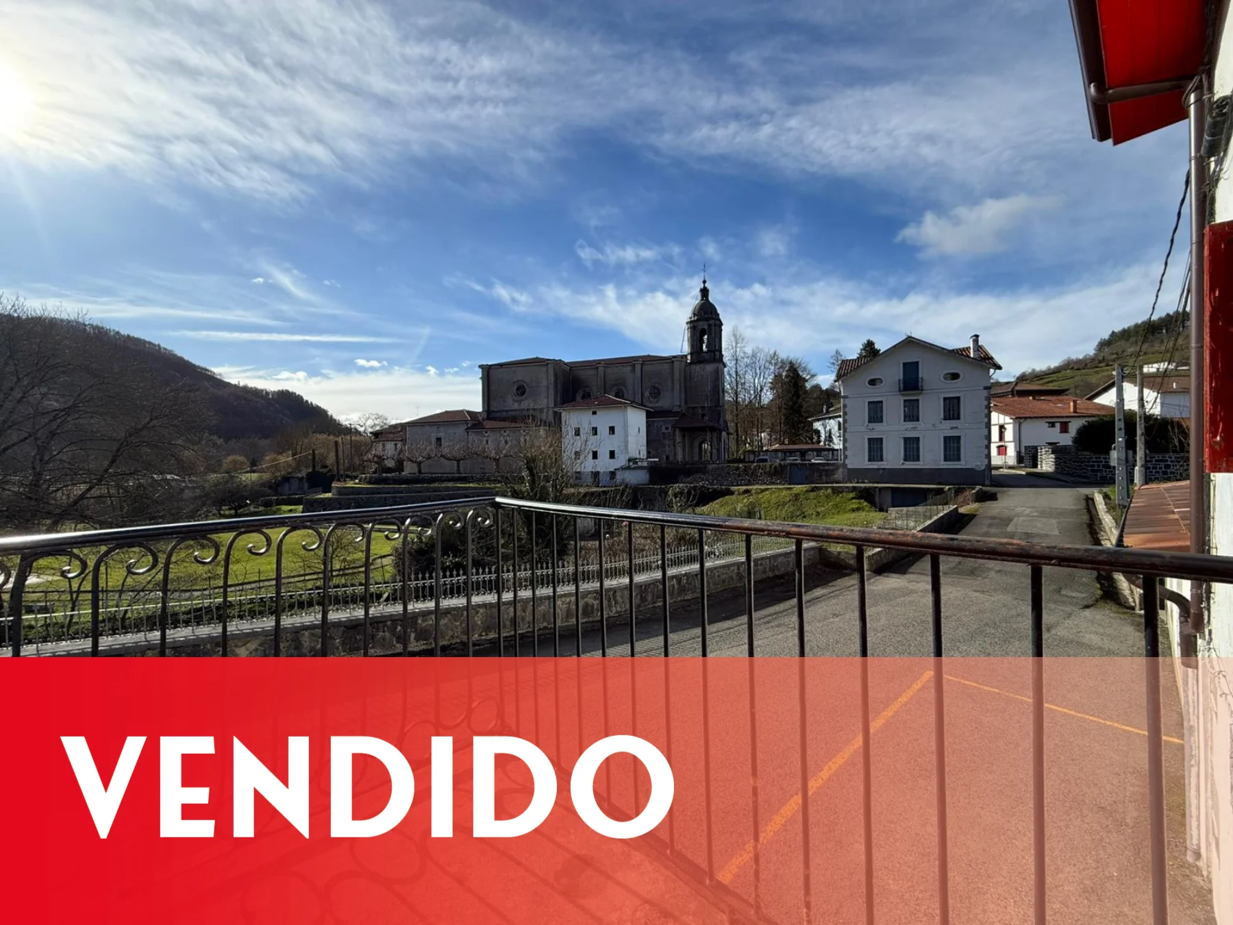 Bidania Flat With 90 m² Attic