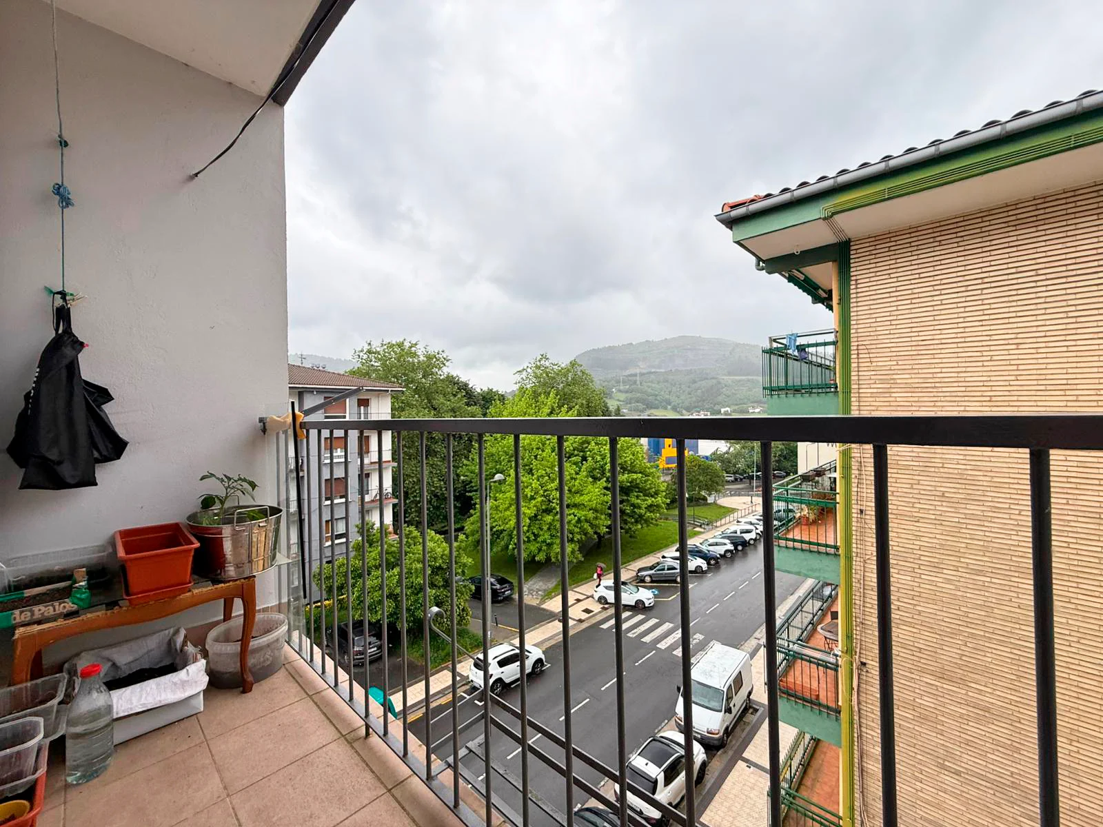 Central Andoain flat with renovation potential