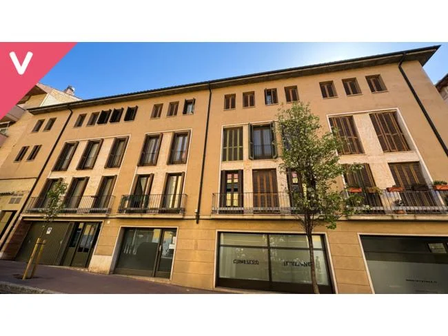 Piso céntrico en Vic con tres habitaciones
