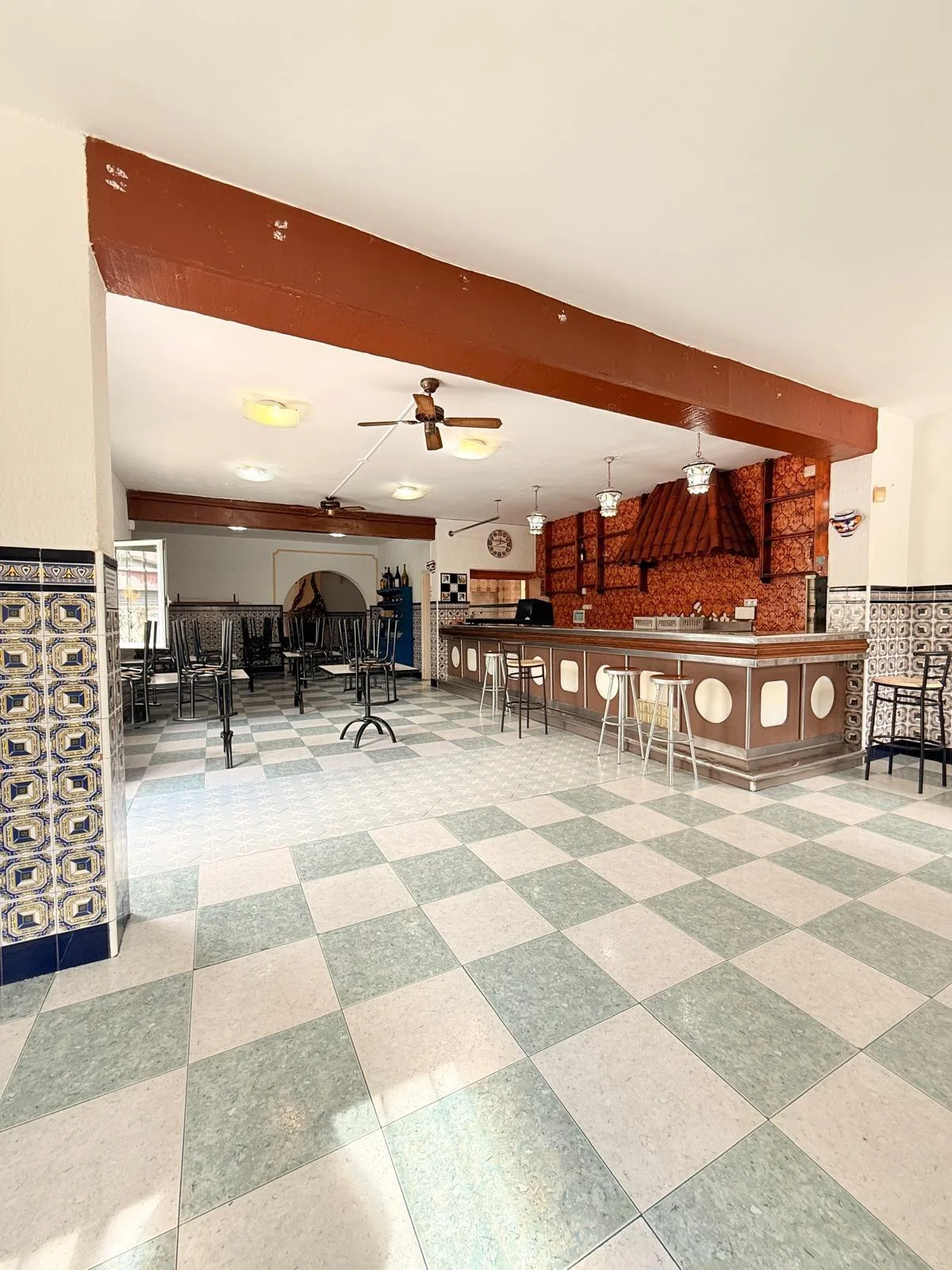 Restaurante con vivienda en Segur, 358 m²